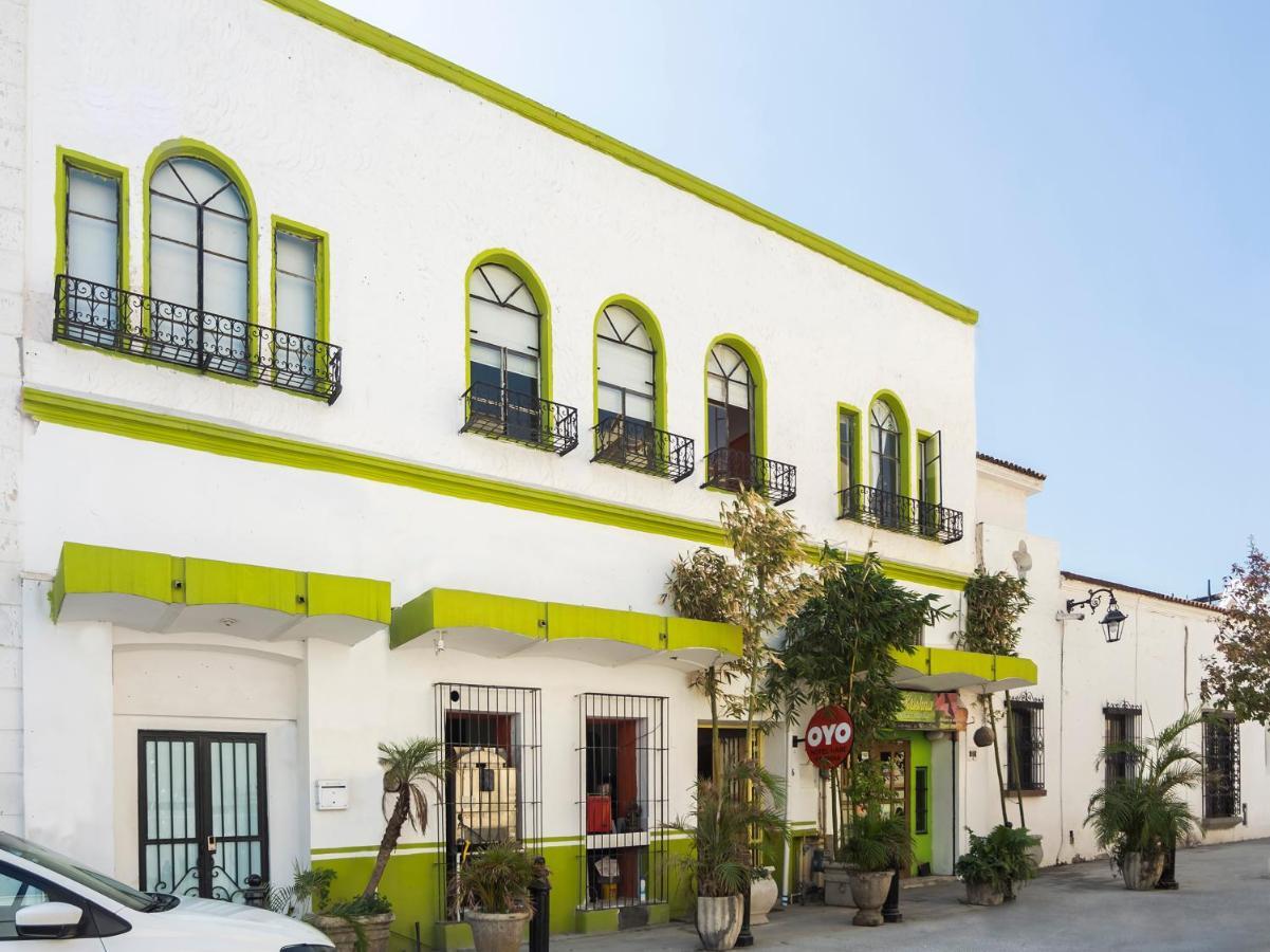 Oyo Hotel Hare Krishna มอนแตร์เรย์ ภายนอก รูปภาพ