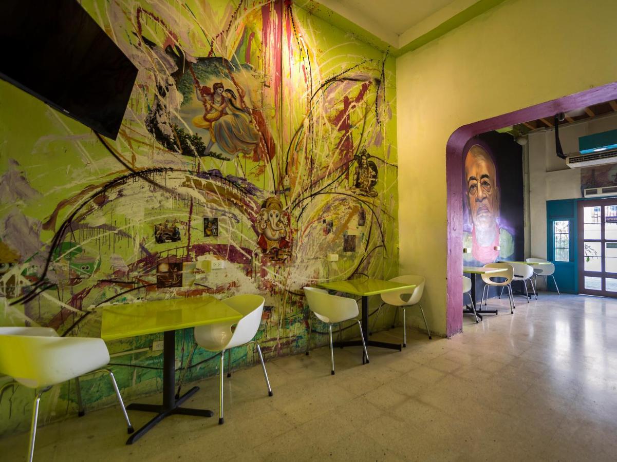 Oyo Hotel Hare Krishna มอนแตร์เรย์ ภายนอก รูปภาพ