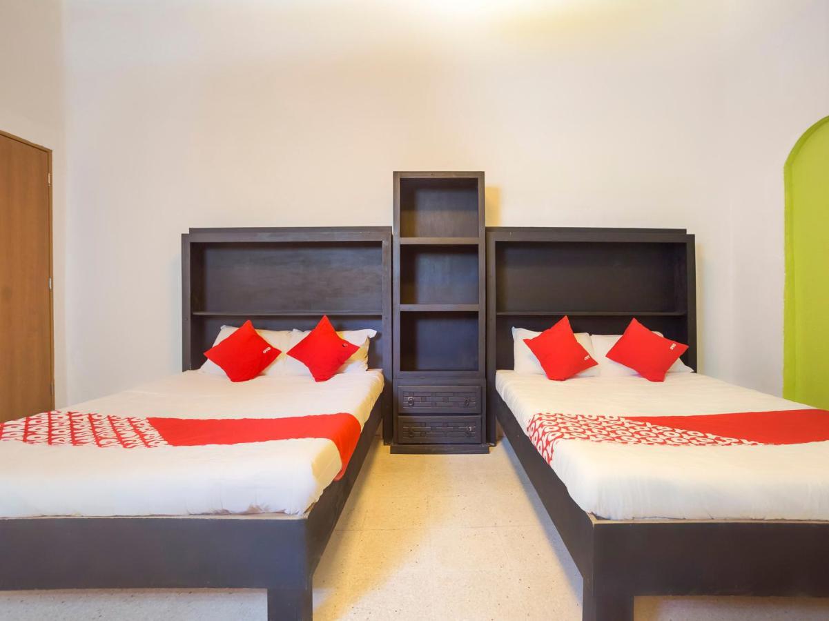 Oyo Hotel Hare Krishna มอนแตร์เรย์ ภายนอก รูปภาพ