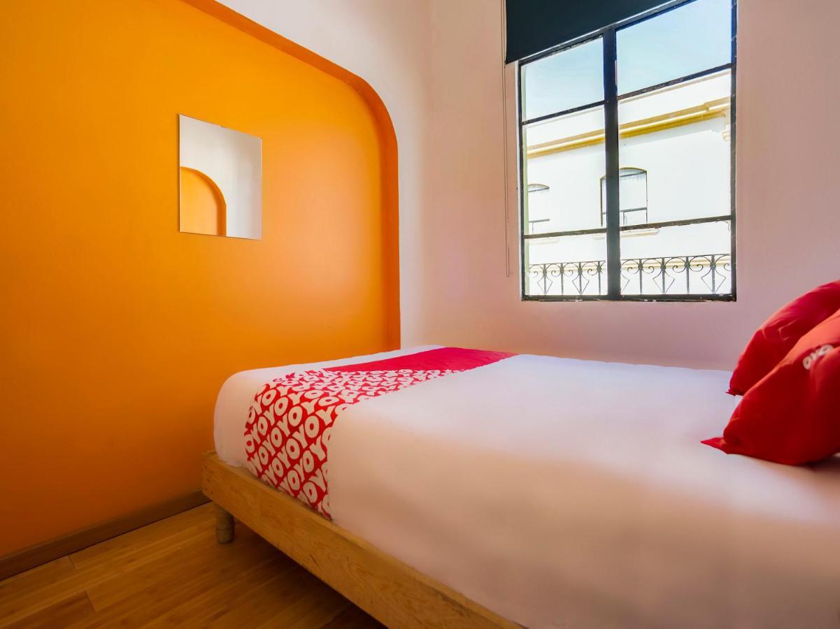 Oyo Hotel Hare Krishna มอนแตร์เรย์ ภายนอก รูปภาพ